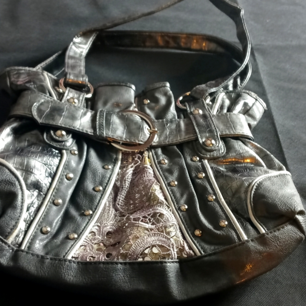 Medium gray purse